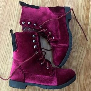 Aviva Girls Velvet Boots, Size 2